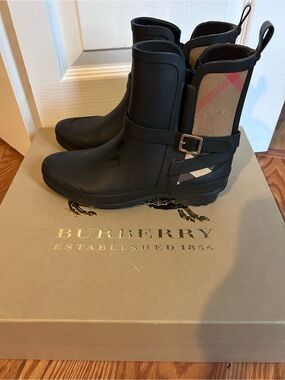 Burberry Black Women's Winter Rain Ankle Boots